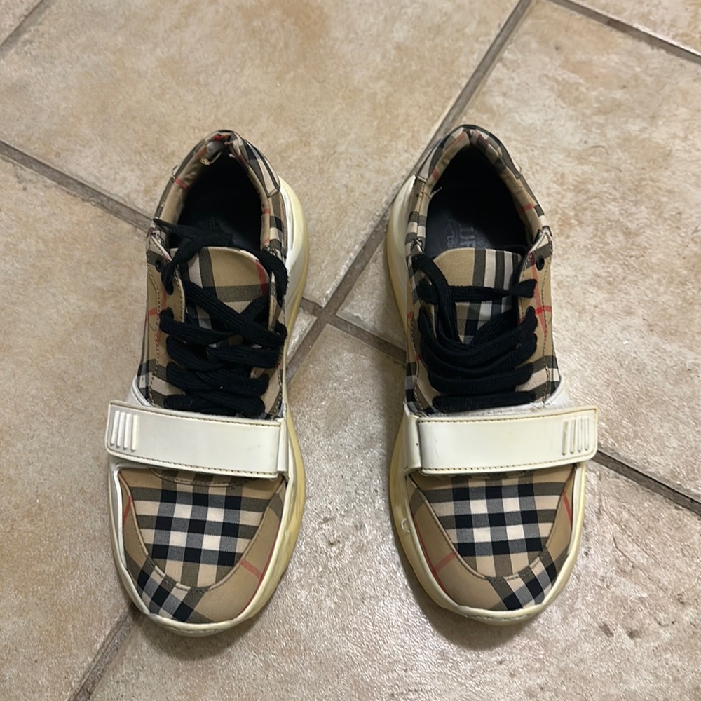 Burberry vintage sneakers
